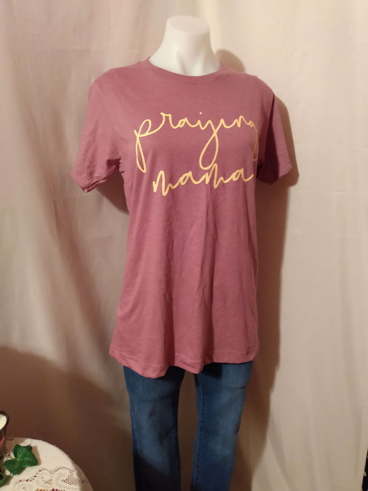 Praying mama graphic tee  image 0